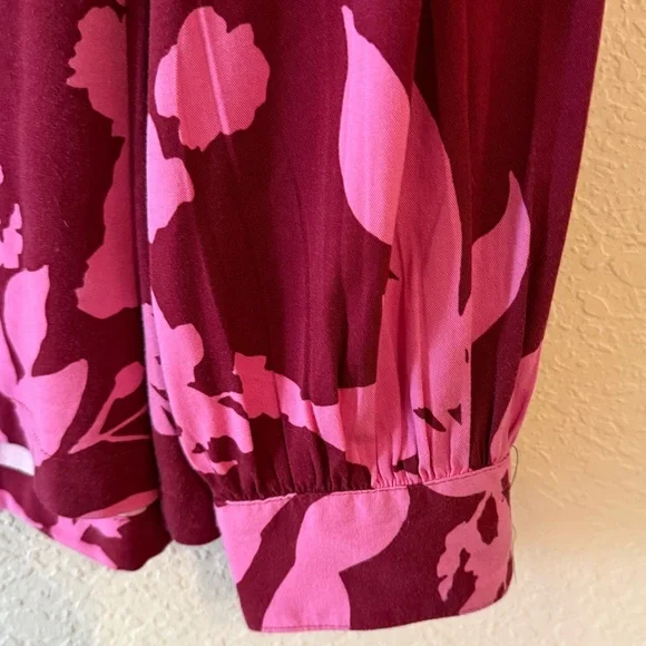 crown & ivy Magenta and Pink Floral Ruffle V-Neck Blouse - Picture 4 of 4